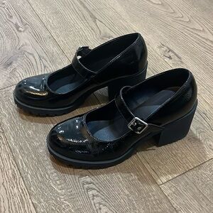 Size 8 1/2 Mary Jane heels- fits 9